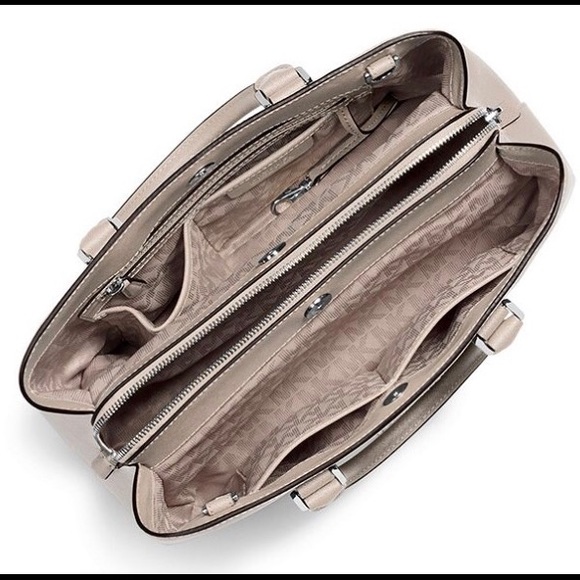 MK Large Savannah Satchel - Picture 2 of 6