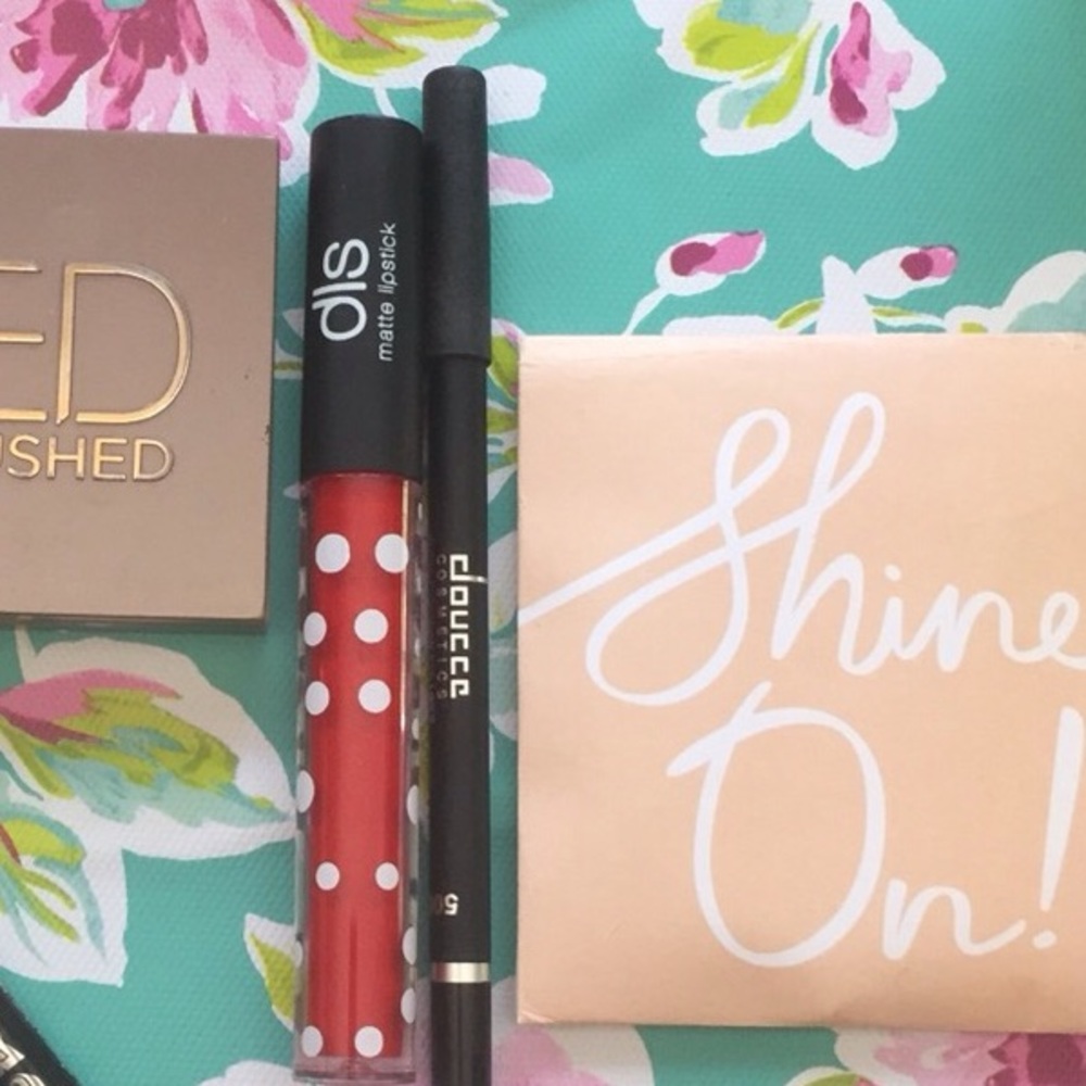 Doucce eyeliner and catrice rose palette