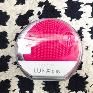 NIB Foreo Luna Play - Fuchsia (Pink)