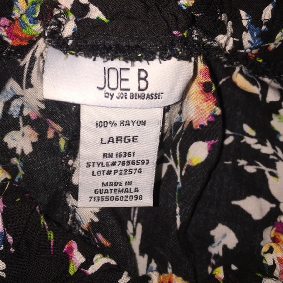 Floral Shorts with Pom-Pom detail💕 - Picture 3 of 3