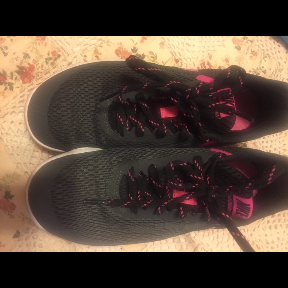 Nike gym shoes