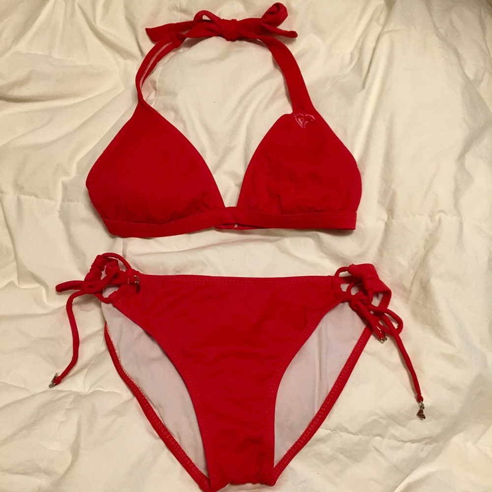 Red siren Roxy bikini