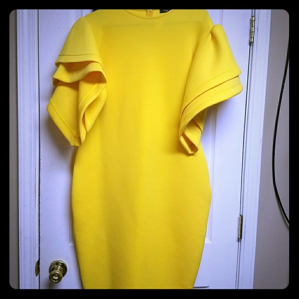 Fabulous yellow dress!