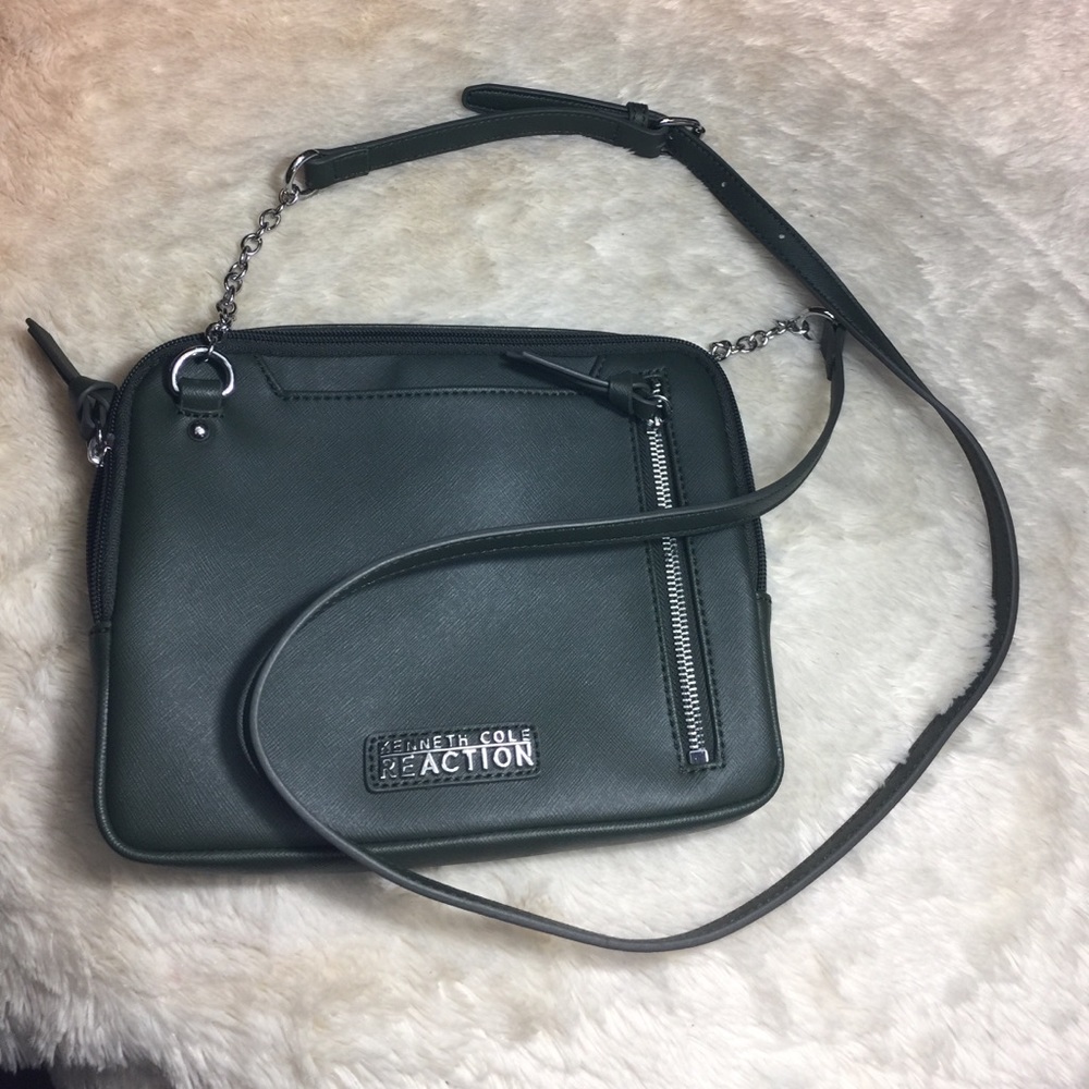 ⬇️ 🆕Kenneth Cole Reaction Crossbody bag