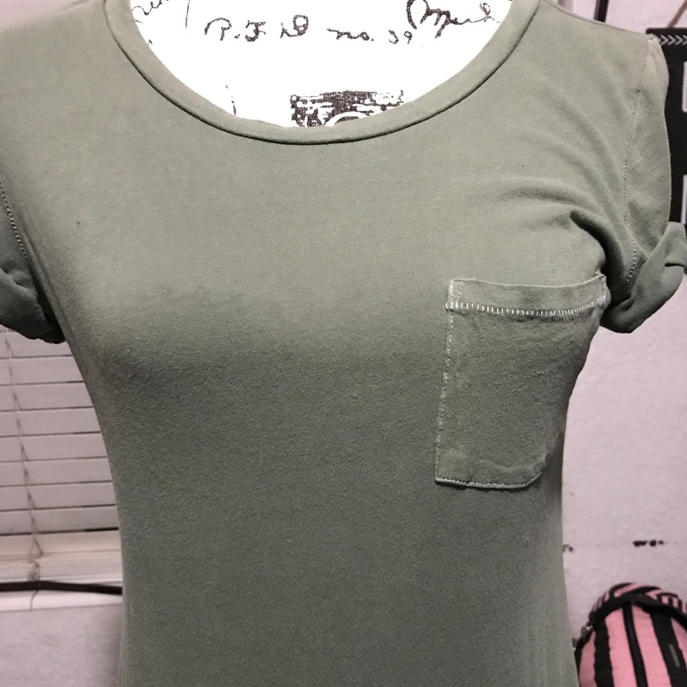 Small American Eagle shirt