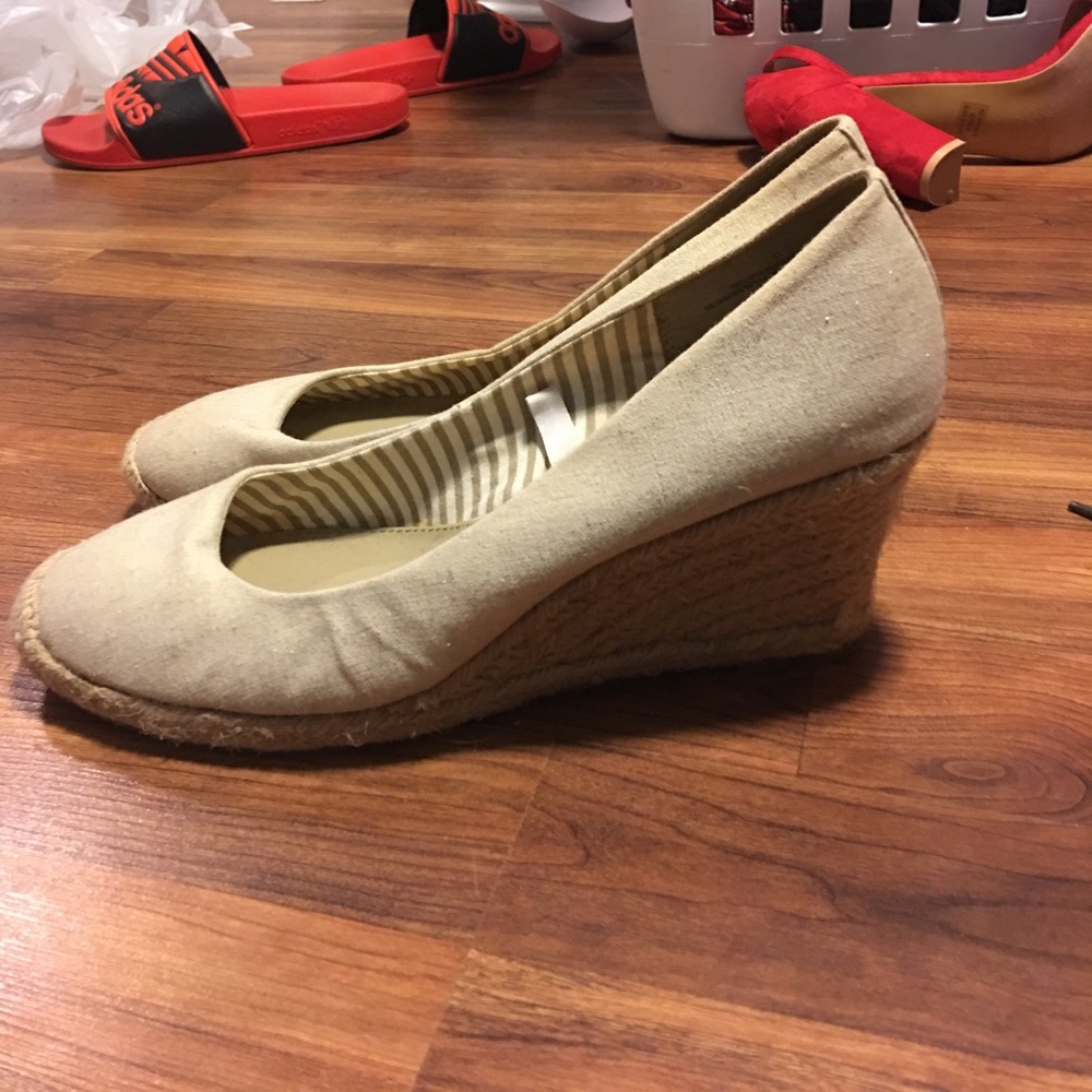 Nude with a little shimmer wedges