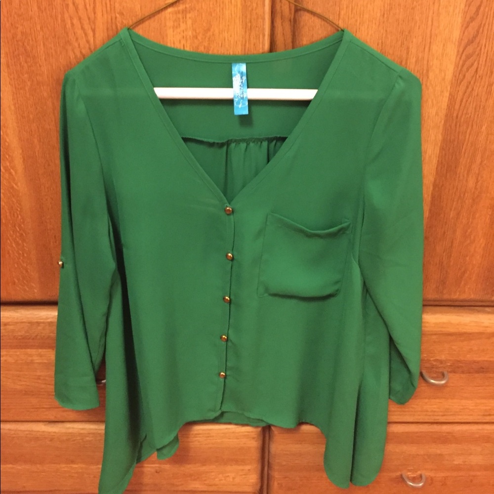 Francesca's ("Buttons") Green Hi-Low Blouse