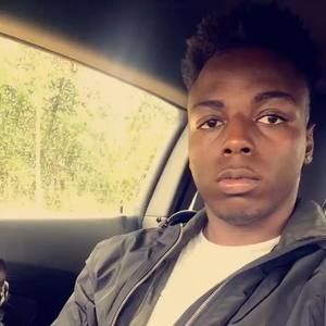 Meet your Posher, Dominique