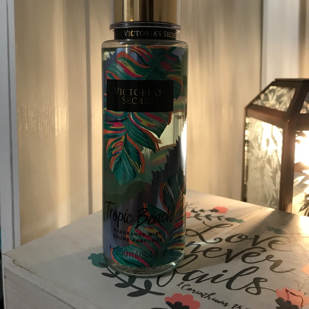 Victoria's Secret tropical beach body spray