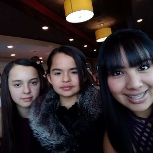 Meet your Posher, Dania