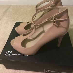International Concepts Nude Pumps w/ Middle Strap
