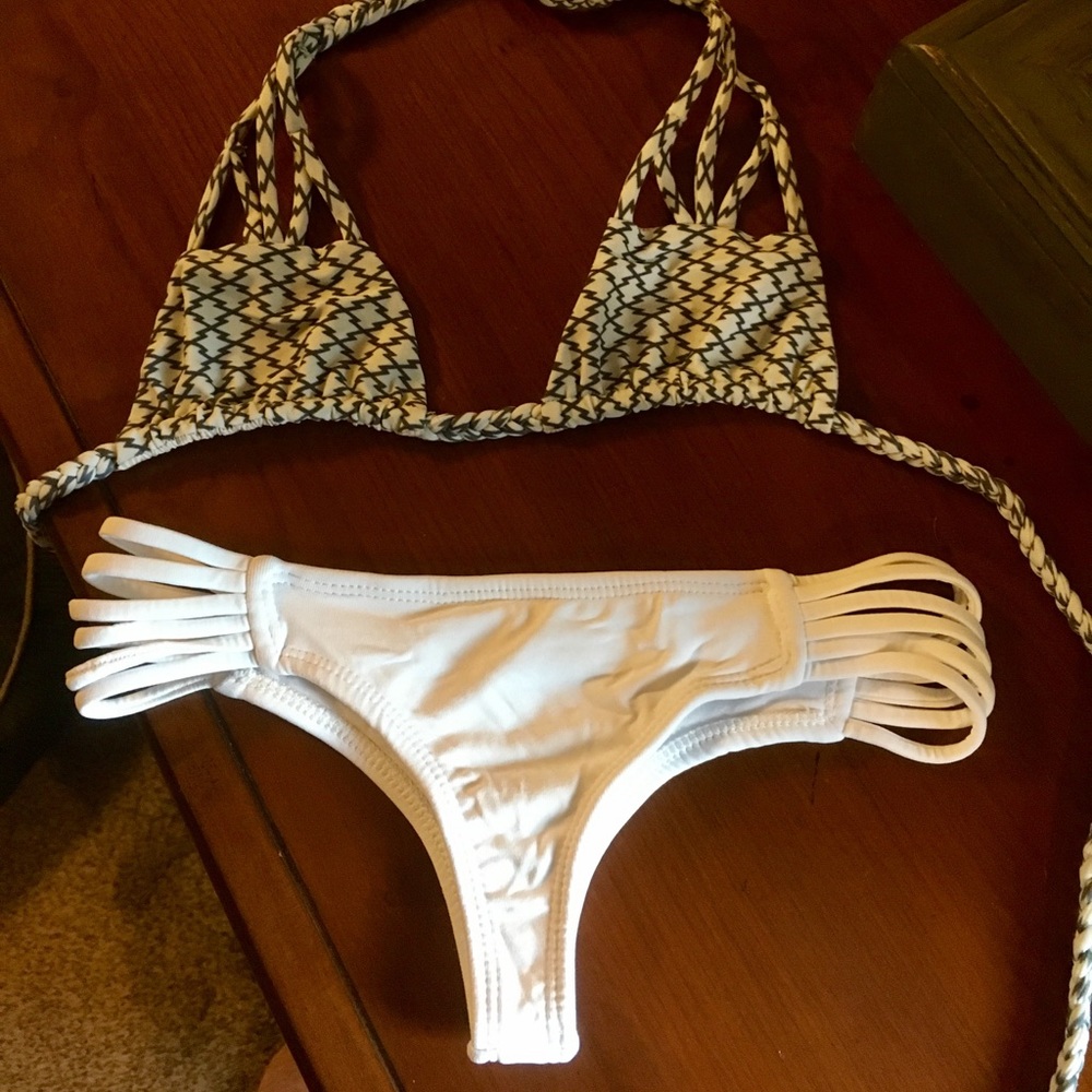Acacia top and San Lorenzo bikini bottoms