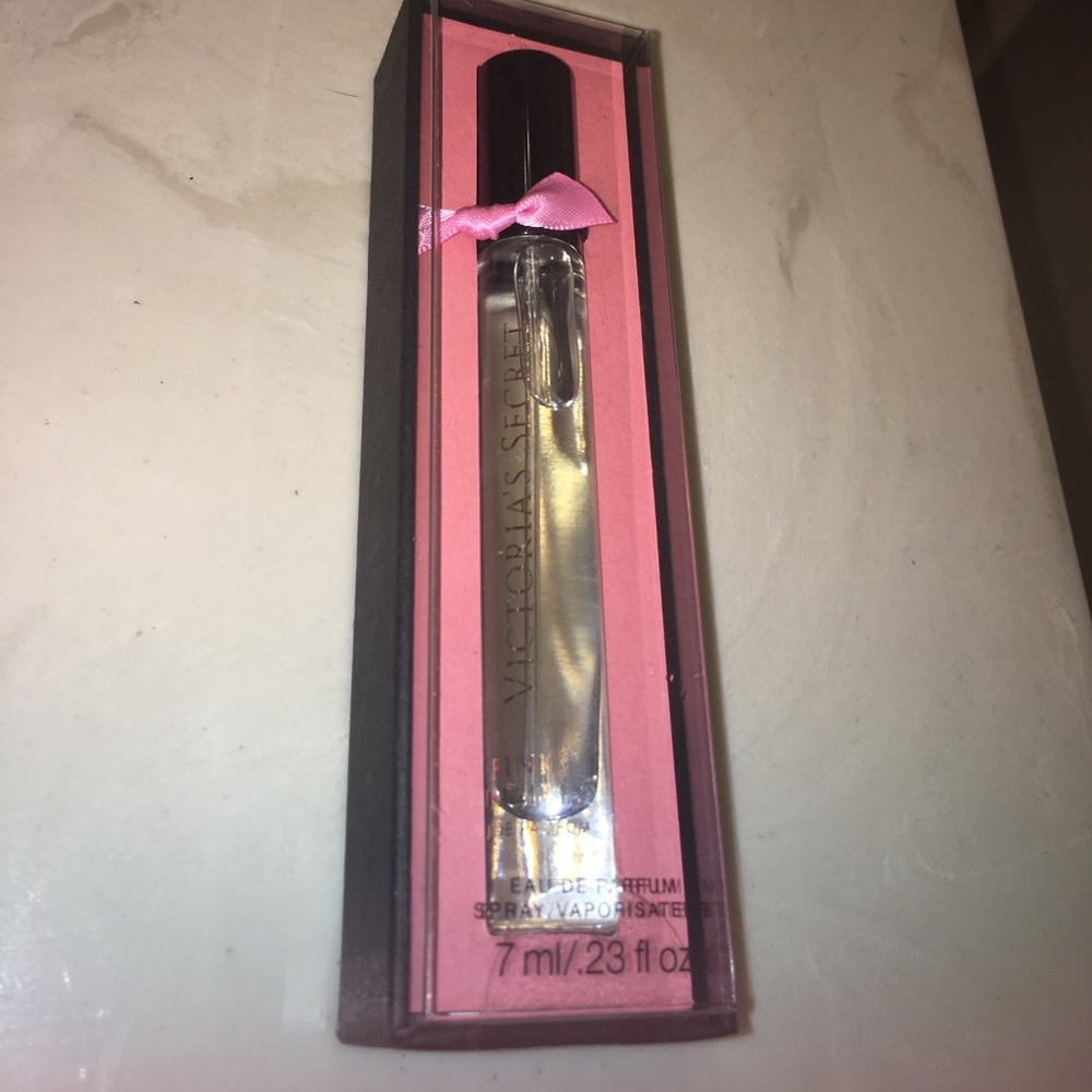 Victoria's Secret EAU DE PARFUM SPRAY.