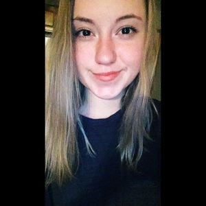 Meet your Posher, Kayla