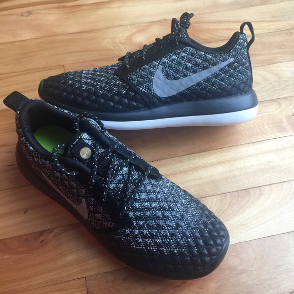 🚫✂️🎊HP🎊🌺NIB🌺 NIKE Roshe Two Flyknit 365 - Picture 2 of 4