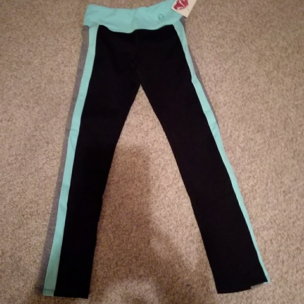 Virtual sensuality workout pants NWT