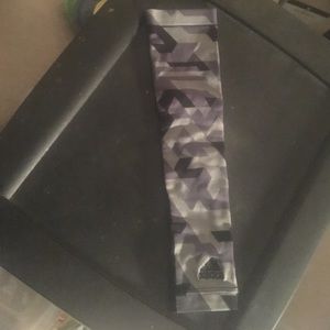 Adidas Men's shooting sleeve