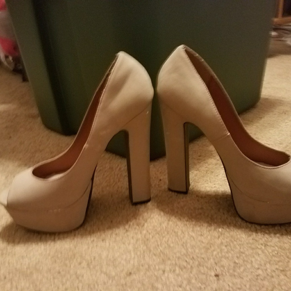 Shoes never worn