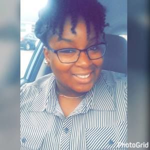 Meet your Posher, Monique