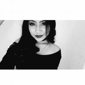 Meet your Posher, Claudia