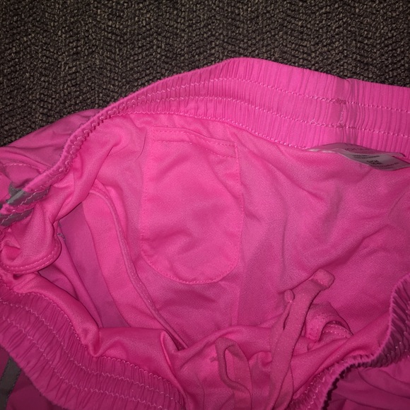 Pink running shorts - Picture 2 of 3