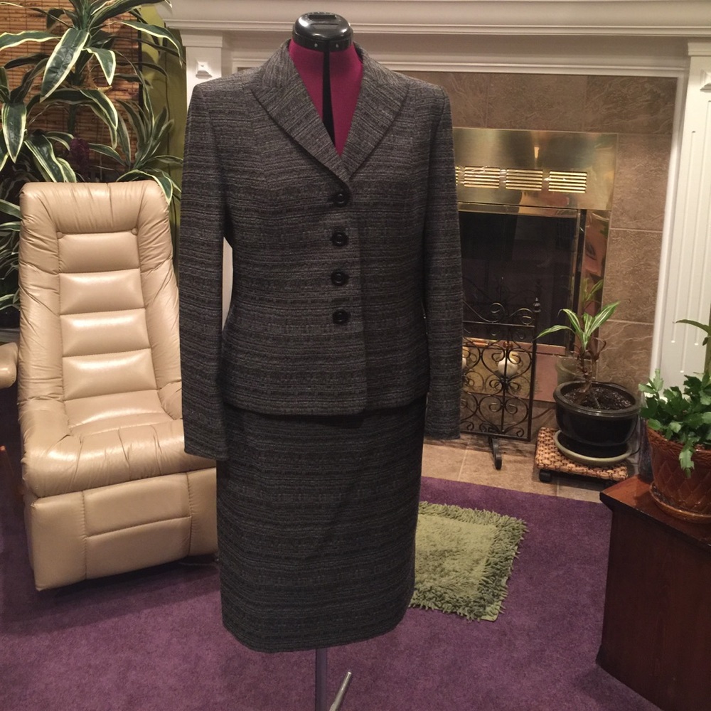 LeSuit size 10 in charcoal
