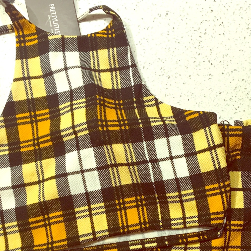 Super cute crop top and mini skirt set