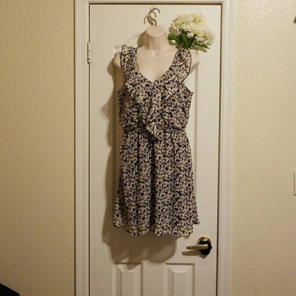 Women's Dress - Picture 1 of 2