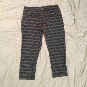 nike cropped leggings