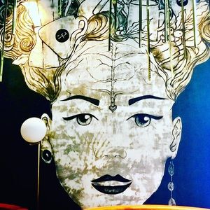 Meet your Posher, Elizabeth