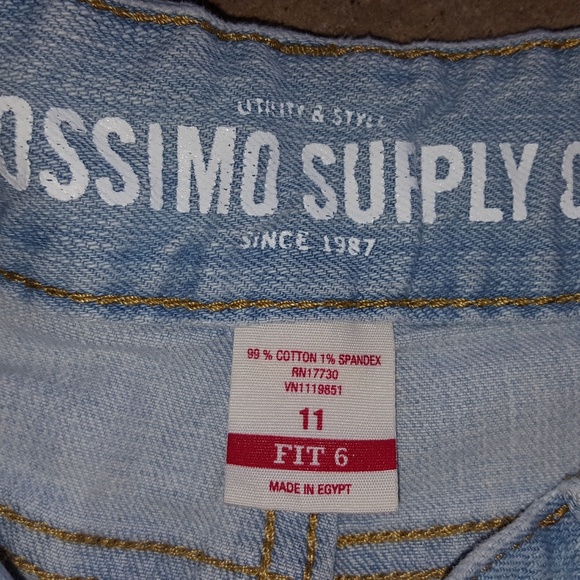 Shorts - Picture 2 of 3