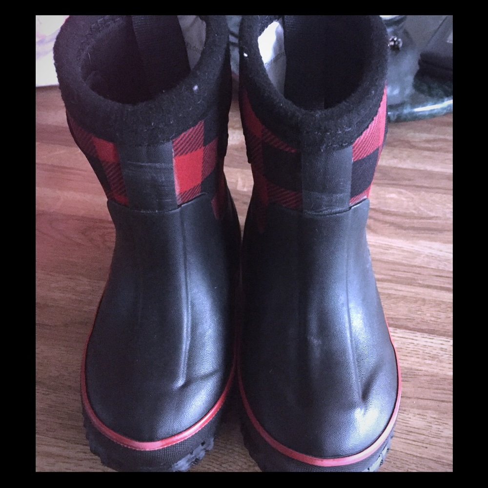 Toddler snow boots. Unisex.
