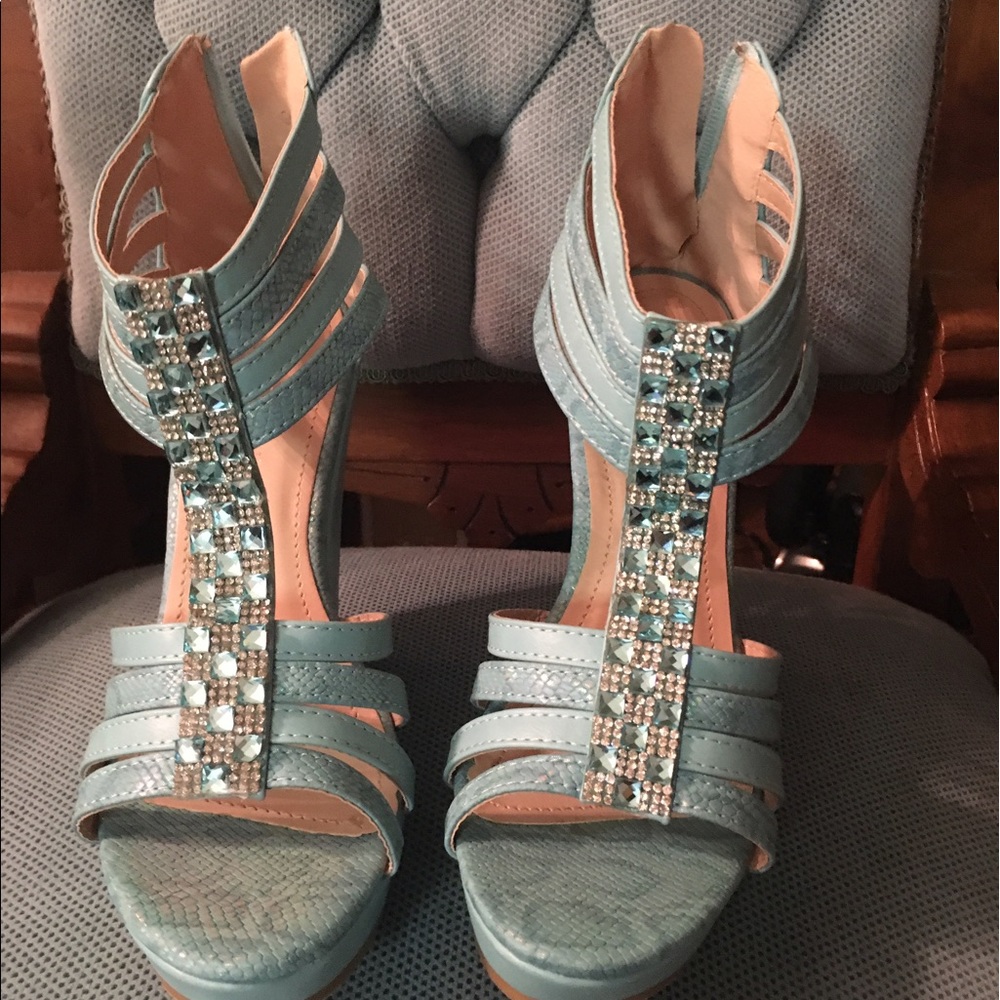 Annie Pinky wedges