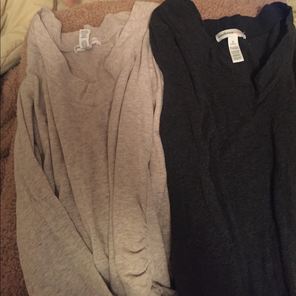 Two long sleeve maternity tops 🤰🏼💕