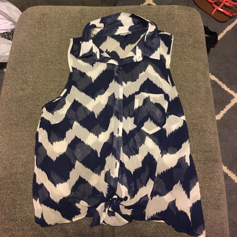 Blue chevron tee