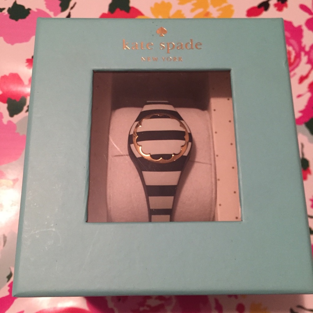 Kate Spade Fitness Tracker 🏃🏼‍♀️🖤 - Picture 2 of 6