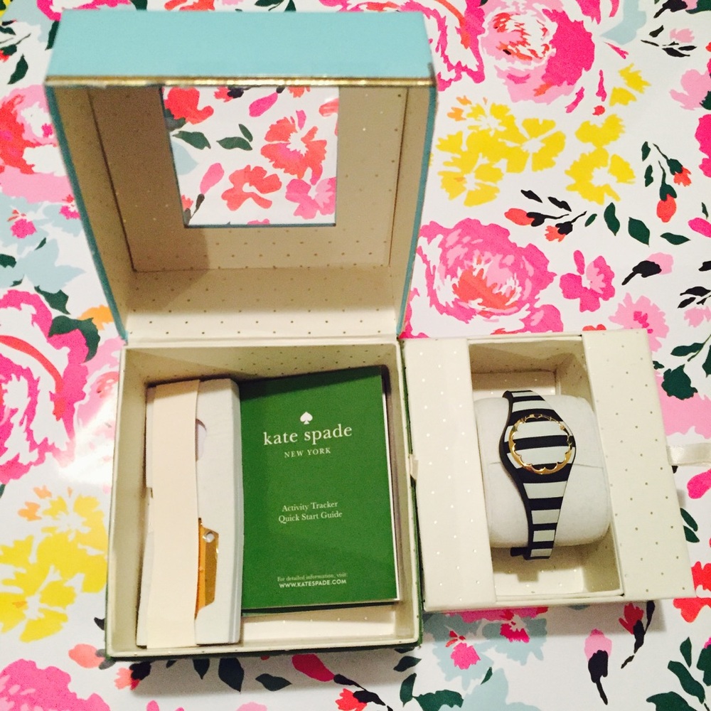 Kate Spade Fitness Tracker 🏃🏼‍♀️🖤 - Picture 3 of 6