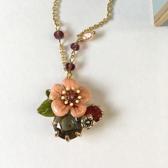 Les Nereides pink floral crystal necklace - Picture 5 of 8