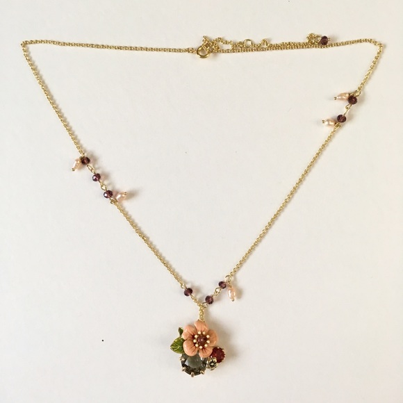 Les Nereides pink floral crystal necklace - Picture 6 of 8