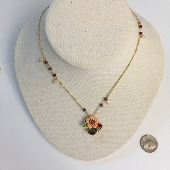 Les Nereides pink floral crystal necklace - Picture 8 of 8