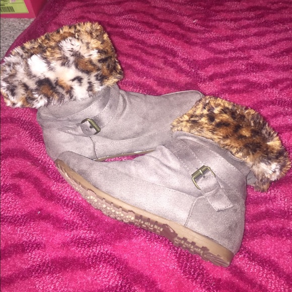 Taupe fold over ankle booties with cheetah trim - Picture 2 of 8