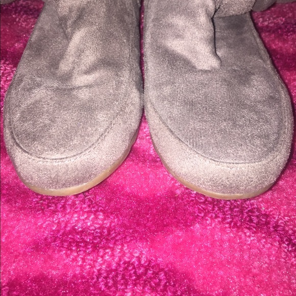 Taupe fold over ankle booties with cheetah trim - Picture 8 of 8