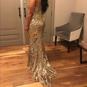 SHERRI HILL GOWN SIZE 2