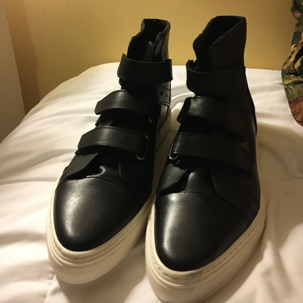 Shoes - Picture 2 of 3
