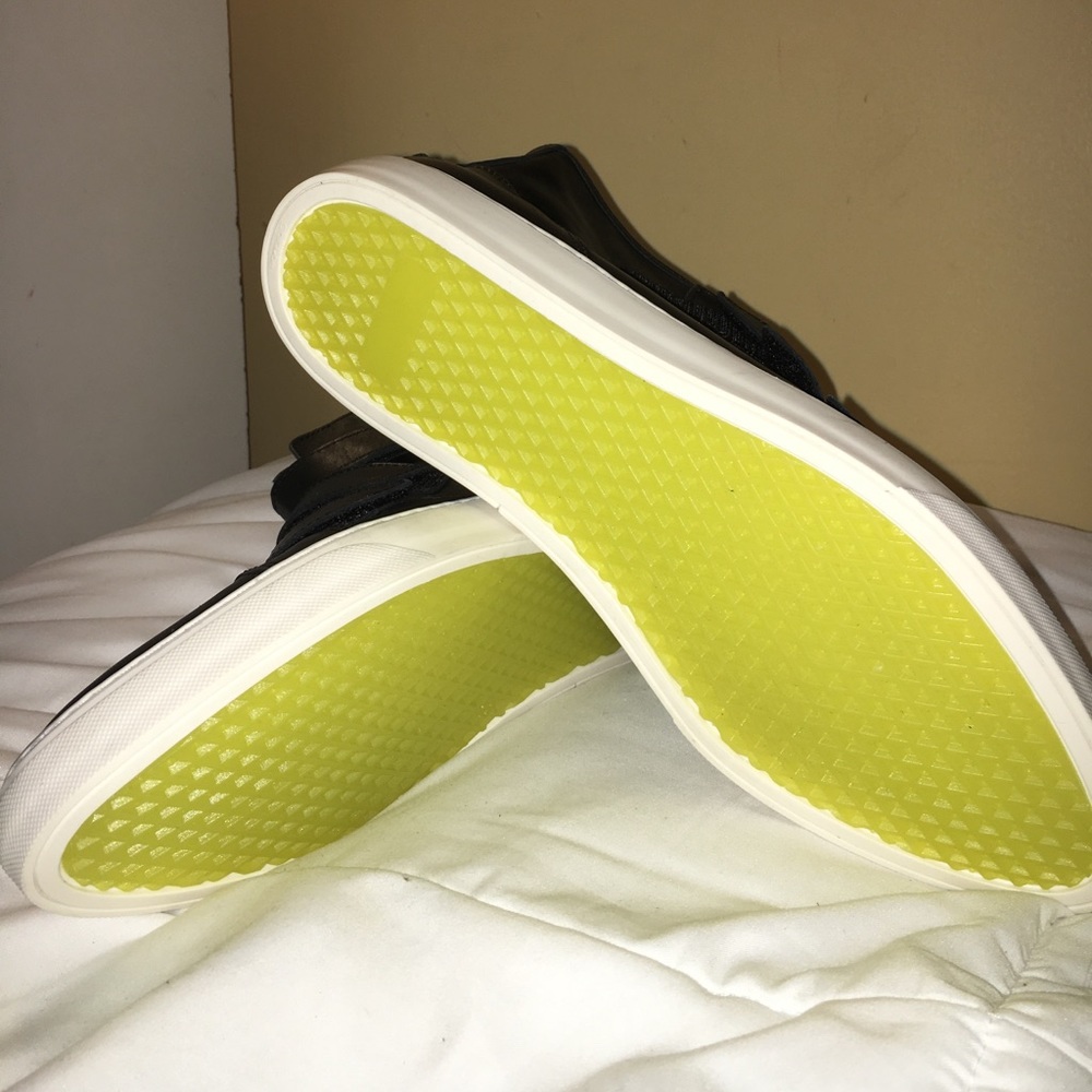 Shoes - Picture 3 of 3