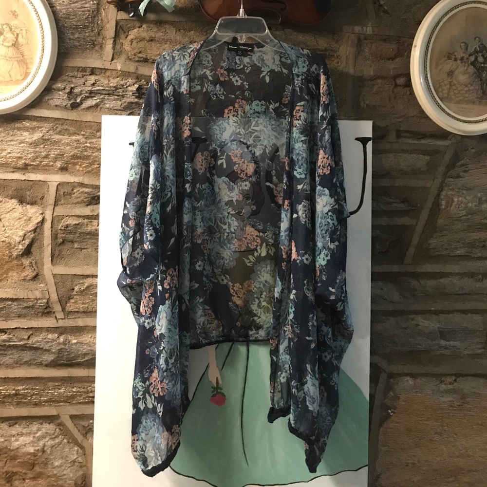 Floral kimono shawl