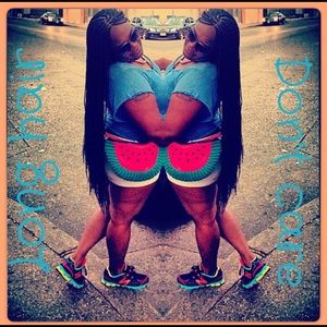 Meet your Posher, Latisha