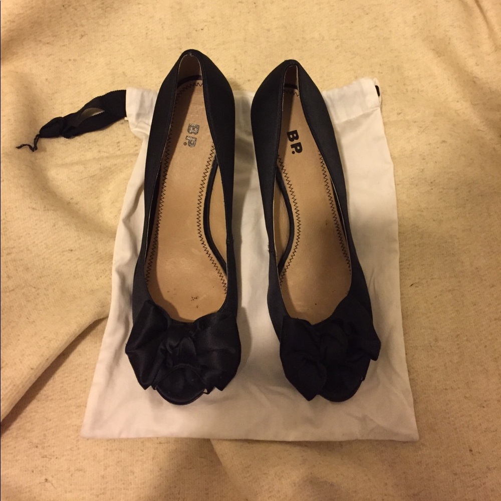 B.P. PEEP TOE HEEL WITH BOW