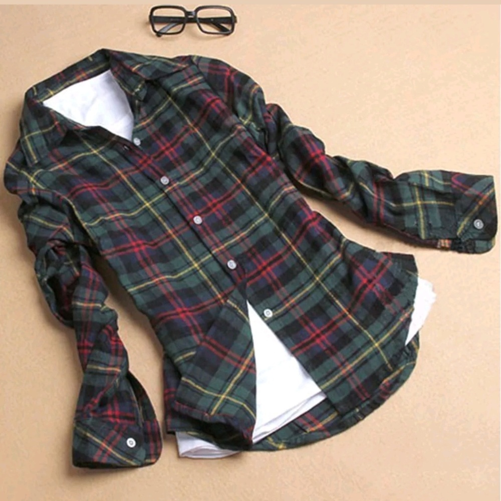 NWT Chic Long sleeve Plaids S