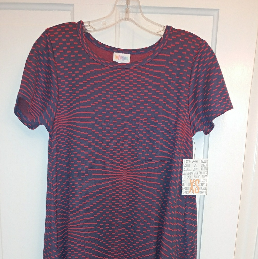 BNWT.  LulaRoe XS Carly